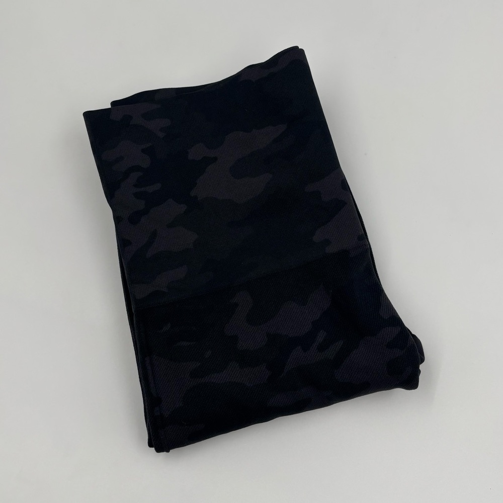 Spanx Women's M Mid-Rise‎ Black Camo Nylon Compression Leggings